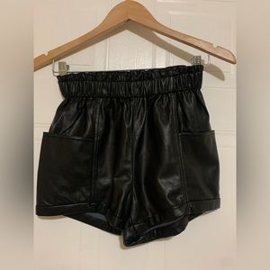 Aritzia Wilfred Faux Leather Shorts size XXS